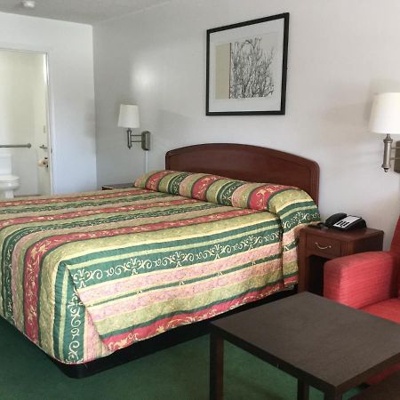 American Inn Metter Esterno foto