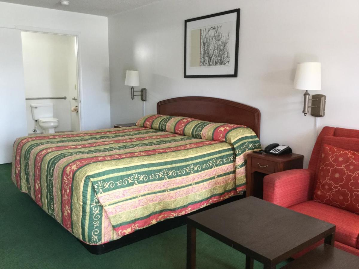 American Inn Metter Esterno foto